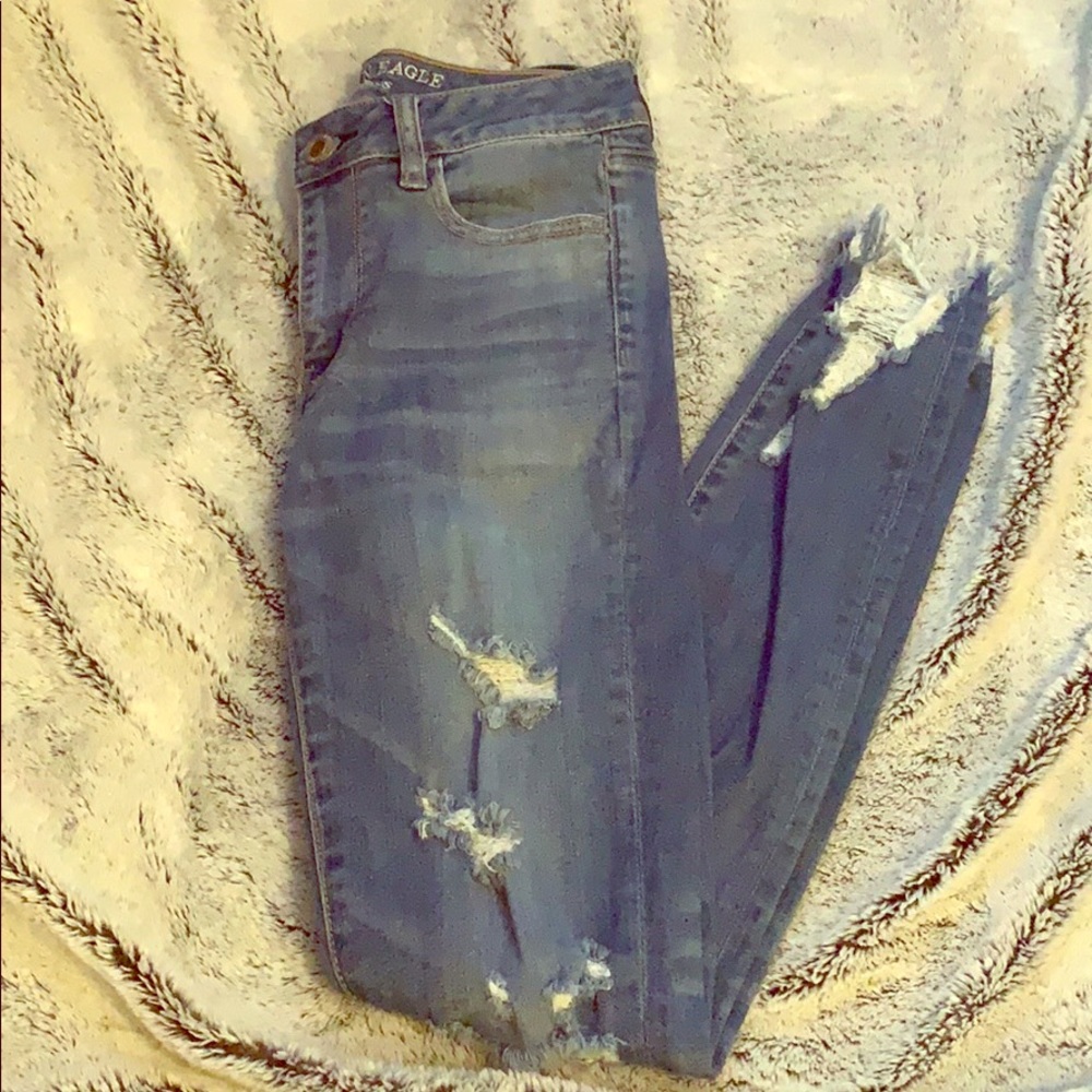 American eagle distressed ankle jean